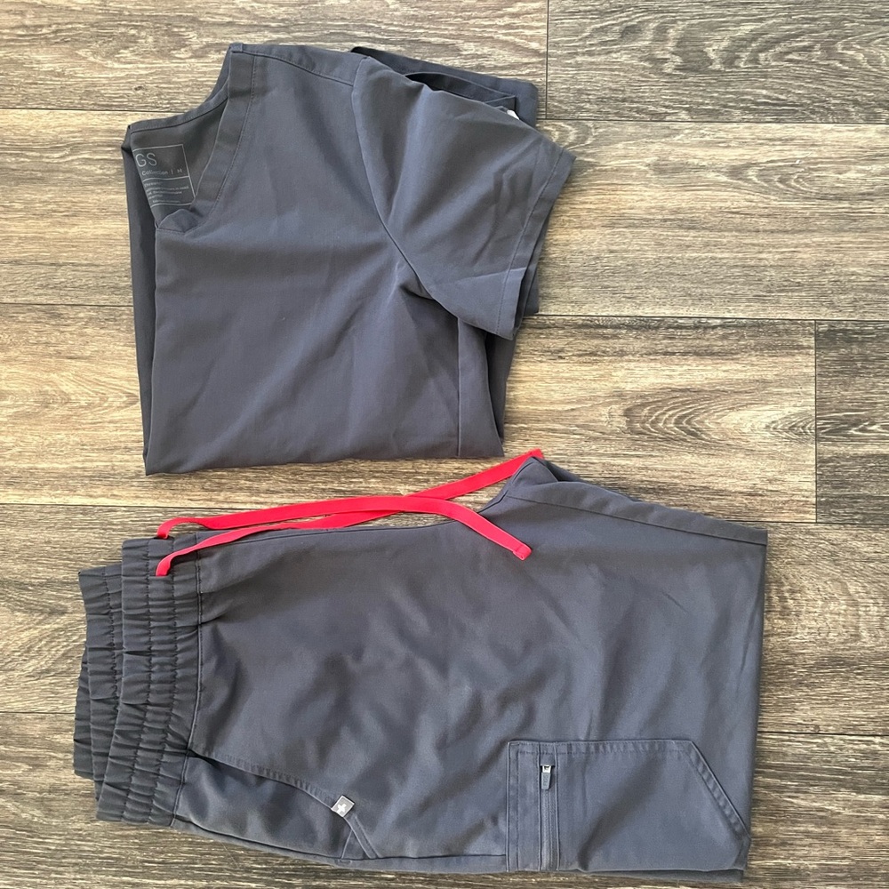 Figs CHARCOAL scrub set